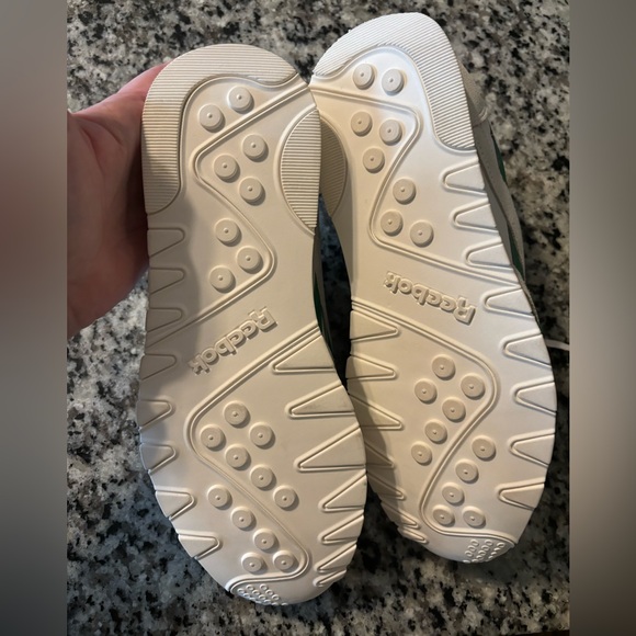 Reebok Classic NWOT - Picture 6 of 6